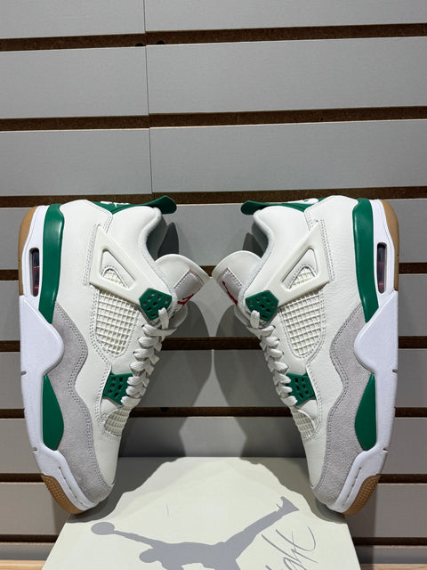 Jordan 4 Retro SB Pine Green Sz 8.5
