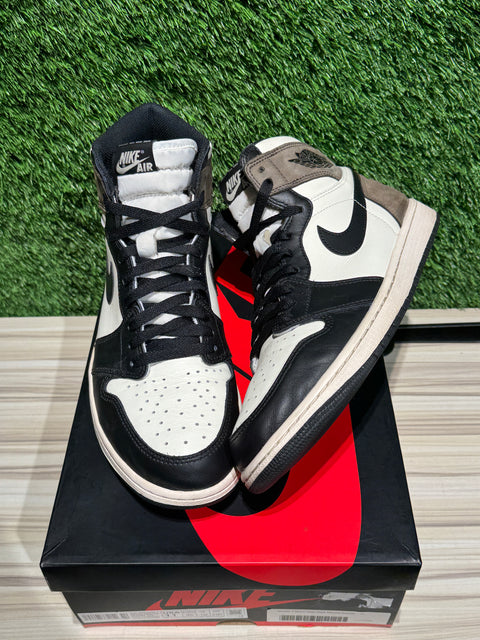 Jordan 1 Retro High Dark Mocha Sz 11