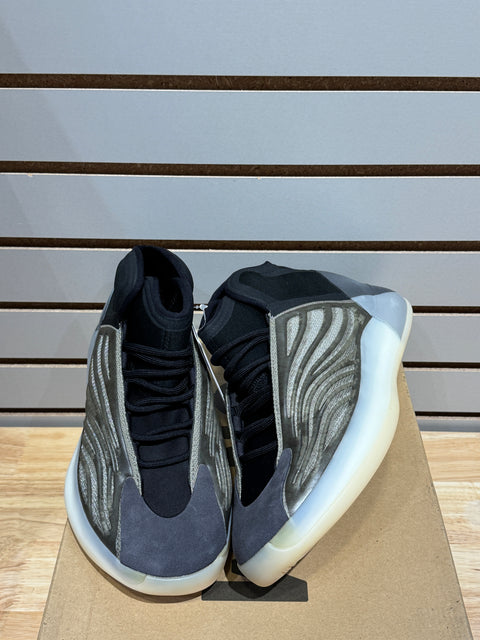 adidas Yeezy QNTM Barium Sz 10