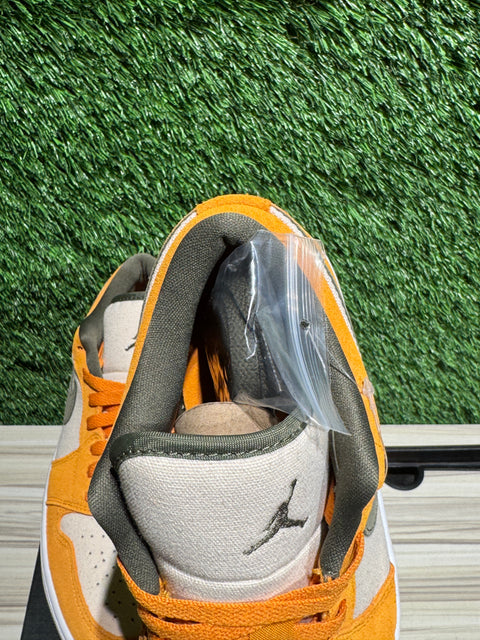 Jordan 1 Low SE Light Curry Sz 8.5
