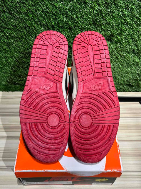 Jordan 1 Retro High OG Chicago Lost and Found Sz 10.5M,