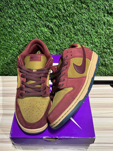 Nike SB Dunk Low Dark Team Red Olive Flak Sz 12M