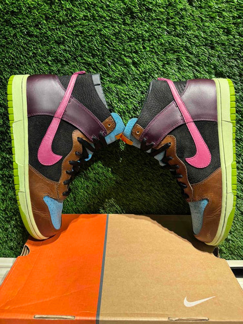 Nike Dunk High Undefeated Sz 9.5...