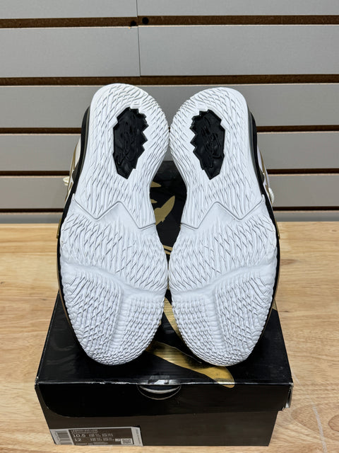 Nike LeBron 17 Low White Metallic Gold Sz 10.5