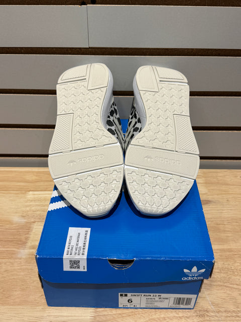 adidas Swift Run 22 Cheetah Sz 4.5M
