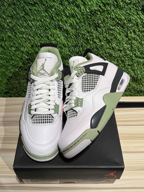 Jordan 4 Retro Seafoam (Women's) sz 7.5W/6M