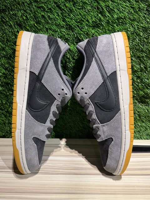 Nike SB Dunk Low Dark Smoke Grey Sz 8.5M