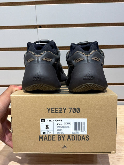 adidas Yeezy 700 V3 Clay Brown Sz 8