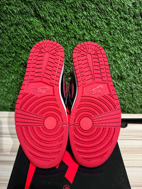 Jordan 1 Retro High OG Patent Bred Sz 8