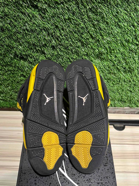 Jordan 4 Retro Thunder (2023) (GS) Sz 6Y