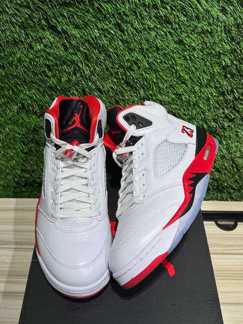 Jordan 5 Retro Fire Red Black Tongue (2025) Sz 8M