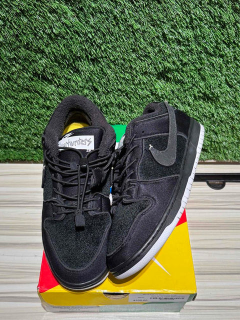 Nike SB Dunk Low Gnarhunters Sz 13M