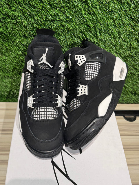 Jordan 4 Retro White Thunder Sz 7M