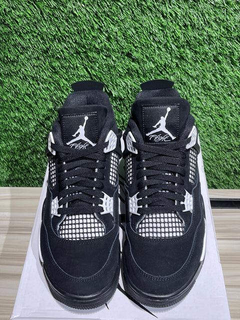 Jordan 4 Retro White Thunder (GS) Sz 6Y