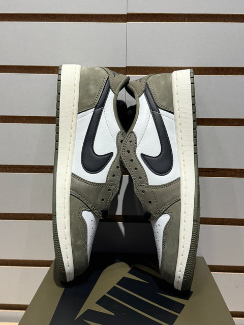 Jordan 1 Retro Low Medium Olive Sz 9.5