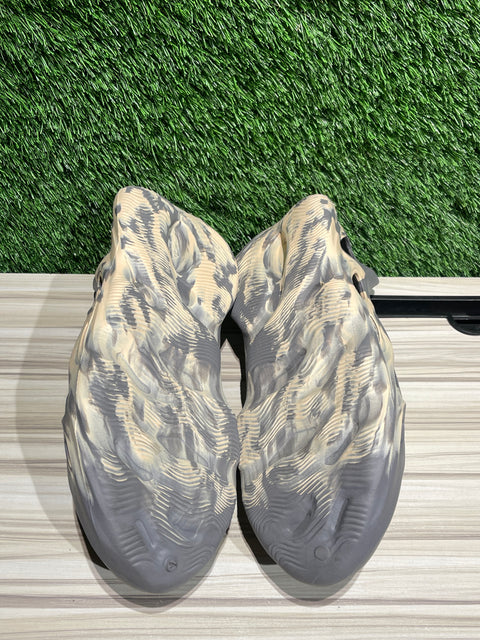 adidas Yeezy Foam RNNR MXT Moon Gray Sz 13