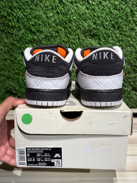 Nike SB Dunk Low TIGHTBOOTH Sz 9M