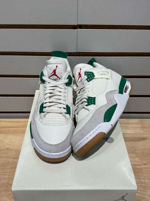 Jordan 4 Retro SB Pine Green Sz 9