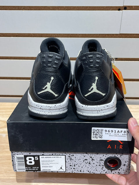 Jordan 4 Retro Oreo (2015) Sz 8.5M