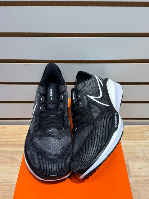 Nike Vomero 17 Black White Sz 11.5
