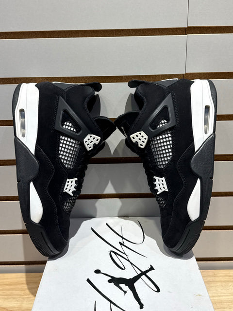 Jordan 4 Retro White Thunder Sz 9