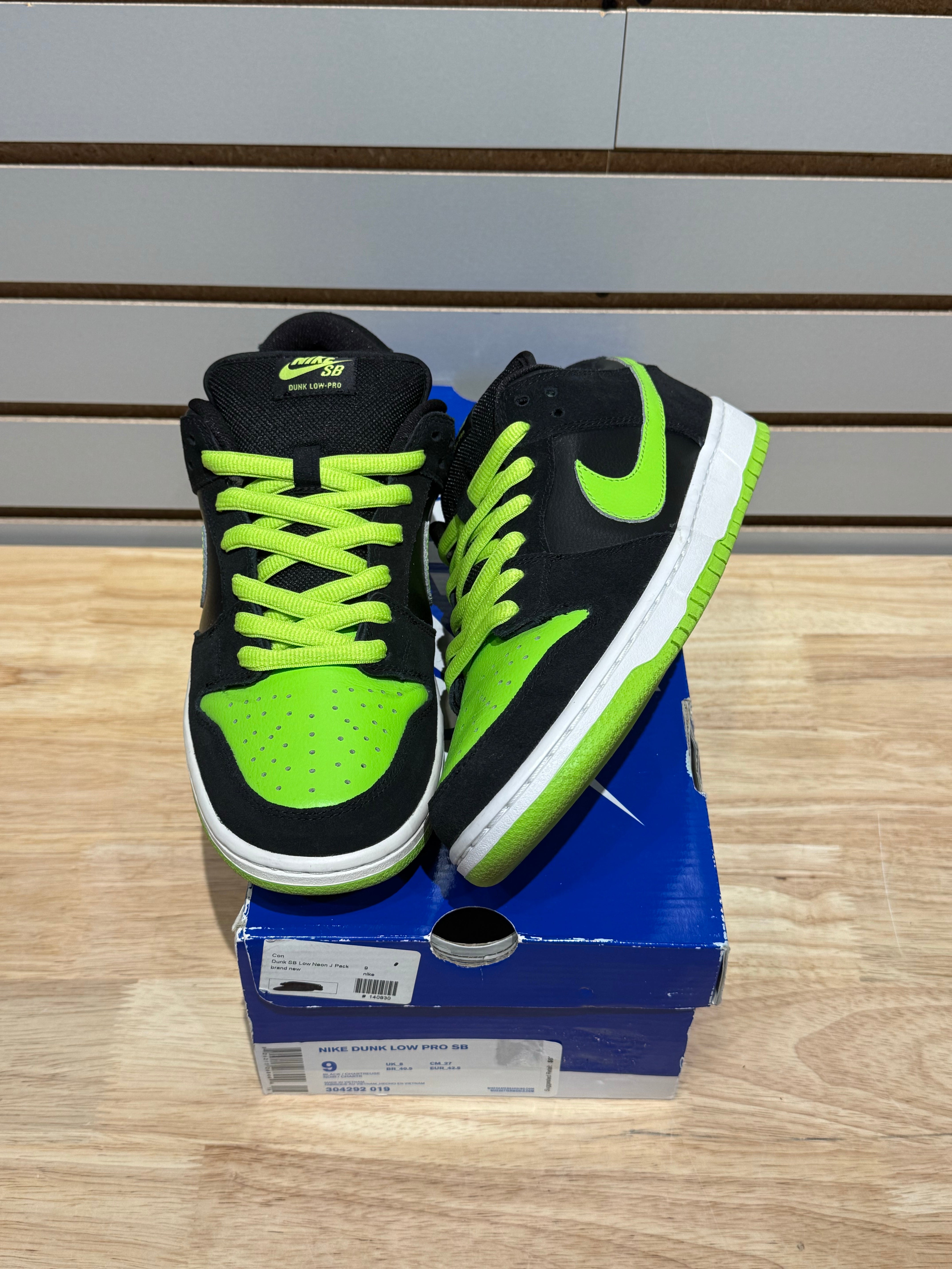 Nike SB Dunk Low Neon J Pack Sz 9 – Sneak City
