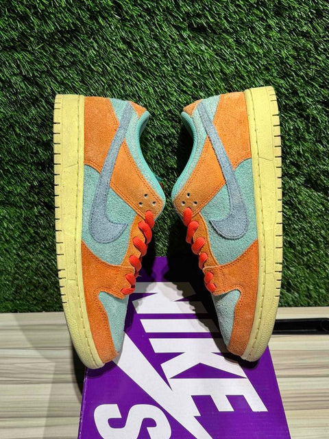 Nike SB Dunk Low Orange Emerald Rise Sz 9
