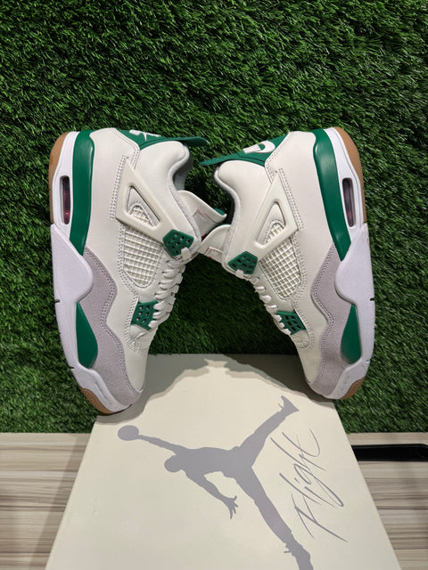 Jordan 4 Retro SB Pine Green Sz 7.5