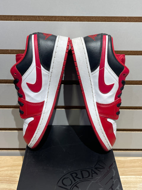 Jordan 1 Low Bulls (GS) Sz 7Y