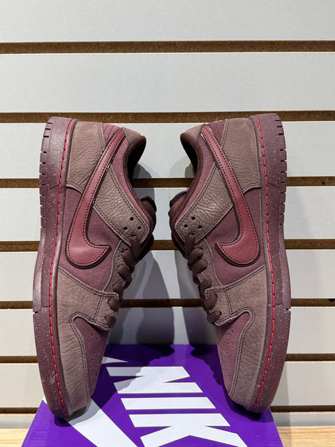 Nike SB Dunk Low City of Love Burgundy Crush Sz 11