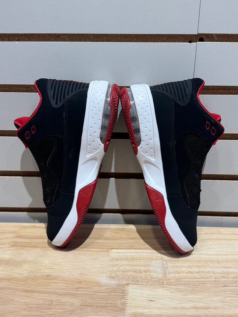 Jordan Max Aura 2 Black Gym Red Sz 7Y