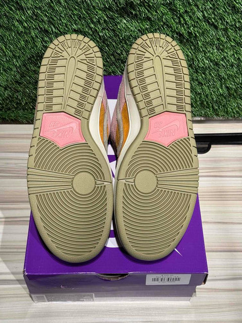 Nike SB Dunk Low Red Stardust Sz 9.5M