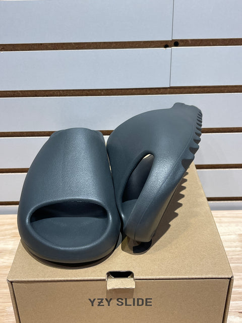 adidas Yeezy Slide Dark Onyx Sz 11