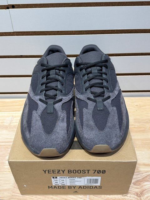 adidas Yeezy Boost 700 Utility Black Sz 11.5