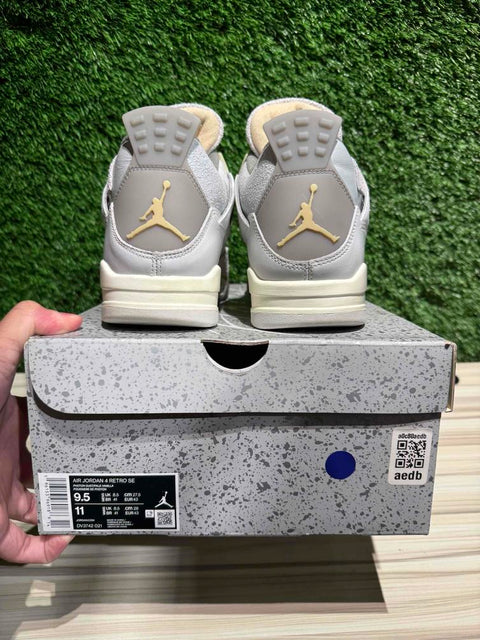 Jordan 4 Retro SE Craft Photon Dust Sz 9.5M