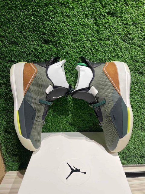 Jordan XXXIII Travis Scott Sz 10.5