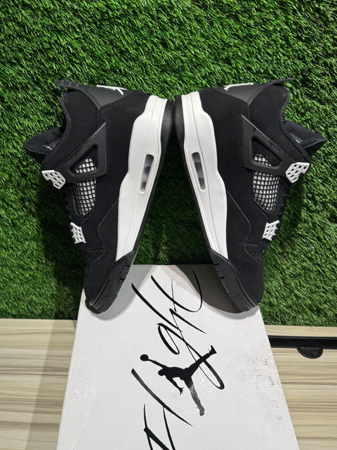 Jordan 4 Retro White Thunder Sz 10.5