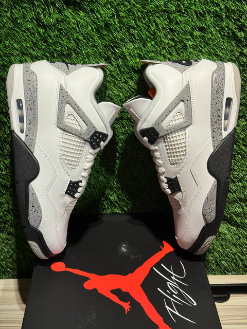Jordan 4 Retro White Cement (2025) Sz 10M.,.
