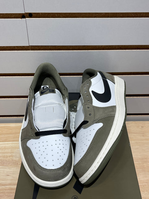 Jordan 1 Retro Low OG Medium Olive Sz 9.5