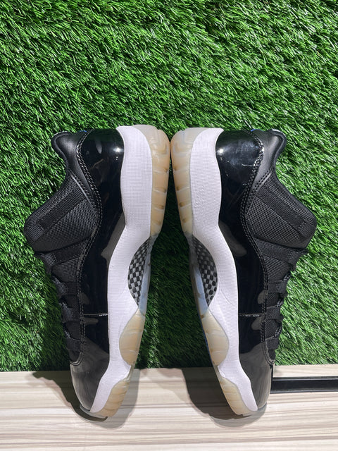 Jordan 11 Retro Low Space Jam Sz 9