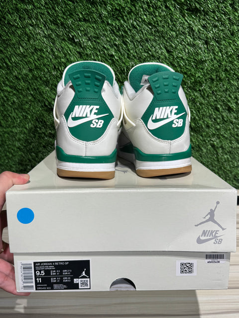 Jordan 4 Retro SB Pine Green Sz 9.5