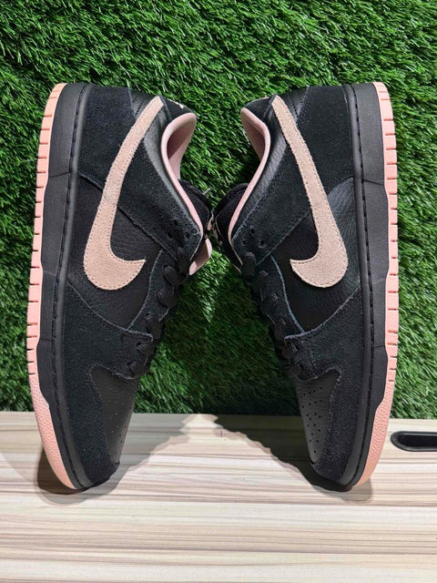 Nike SB Dunk Low Black Washed Coral Sz 9 Sample