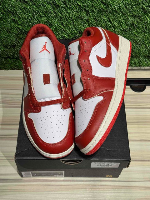 Jordan 1 Low SE Dune Red (GS) Sz 7Y
