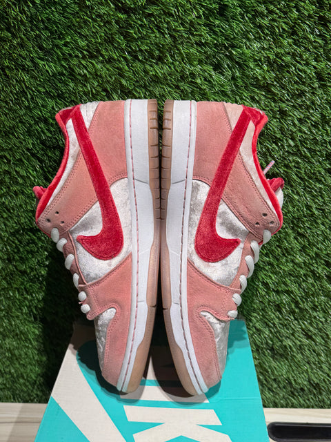 Nike SB Dunk Low StrangeLove Skateboards Sz 9M..