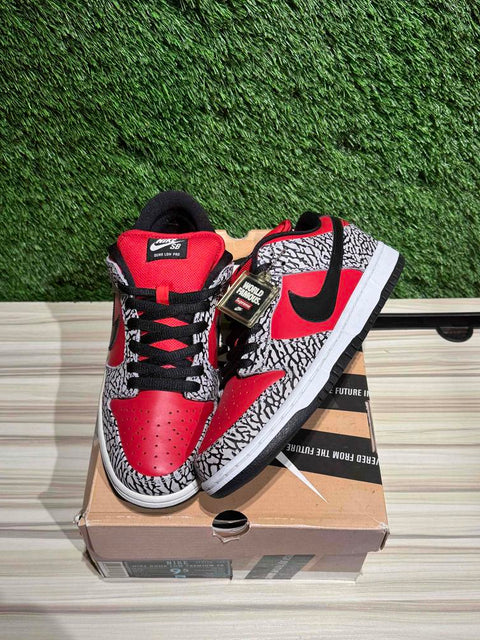 Nike SB Dunk Low Supreme Red Cement (2012) Sz 9.5M,.
