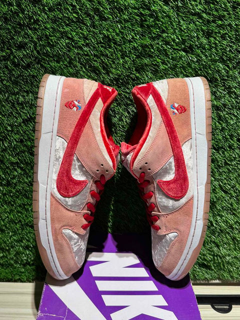 Nike SB Dunk Low StrangeLove Skateboards Sz 13M