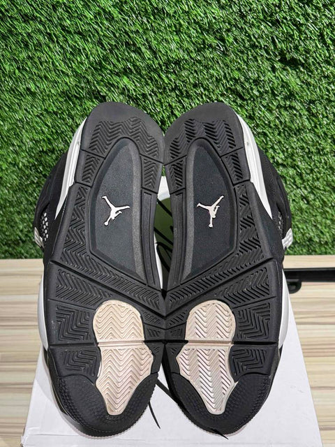 Jordan 4 Retro White Thunder Sz 10M