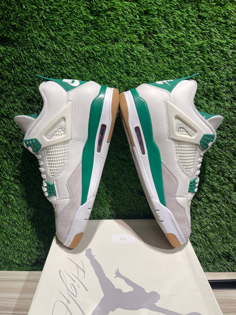 Jordan 4 Retro SB Pine Green Sz 12