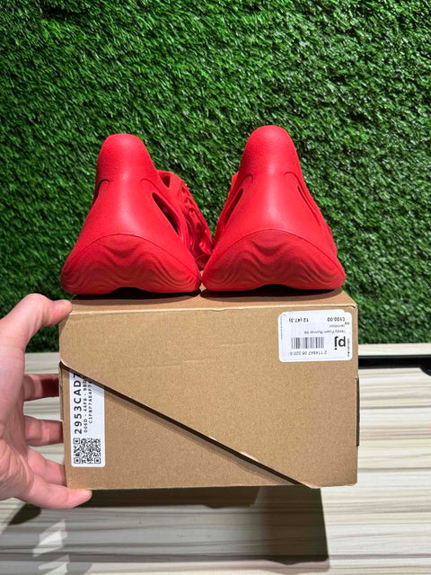 adidas Yeezy Foam RNNR Vermillion Sz 12M