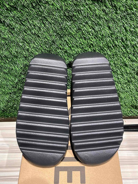 adidas Yeezy Slide Onyx Sz 9